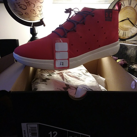 Under Armor - Picture 3 of 3